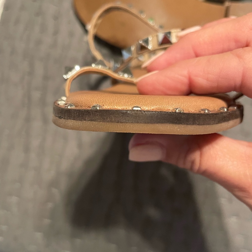 Steve Madden Travel Tan Sandal - Picture 4 of 4